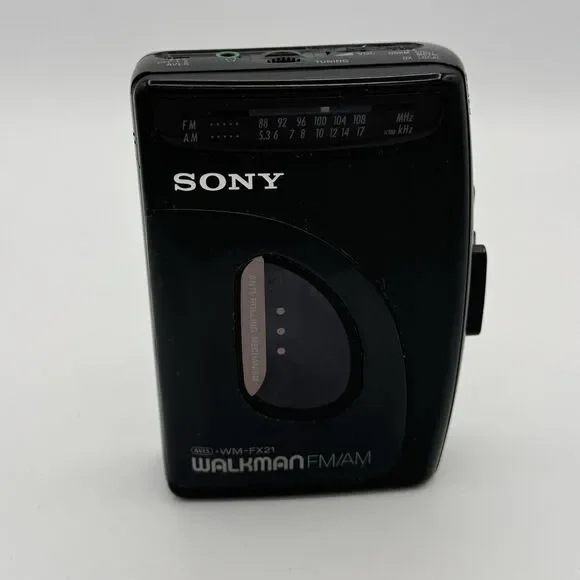 Sony walkman portable radio cassette player vintage working à Paris | Clasf image-video